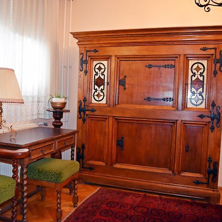 Belvarosi Classic Apartman 85 Square Meters Szombathely Exteriör bild