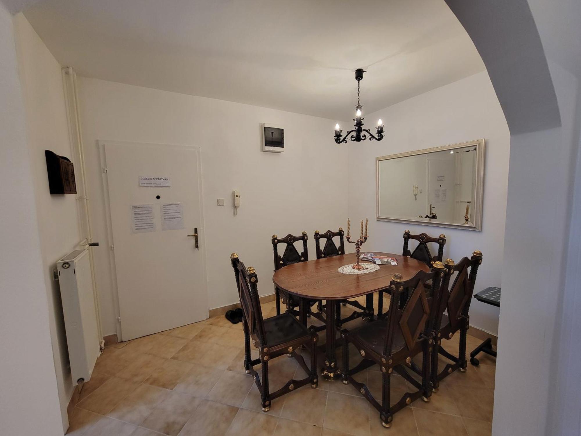 Belvarosi Classic Apartman 85 Square Meters Szombathely Exteriör bild