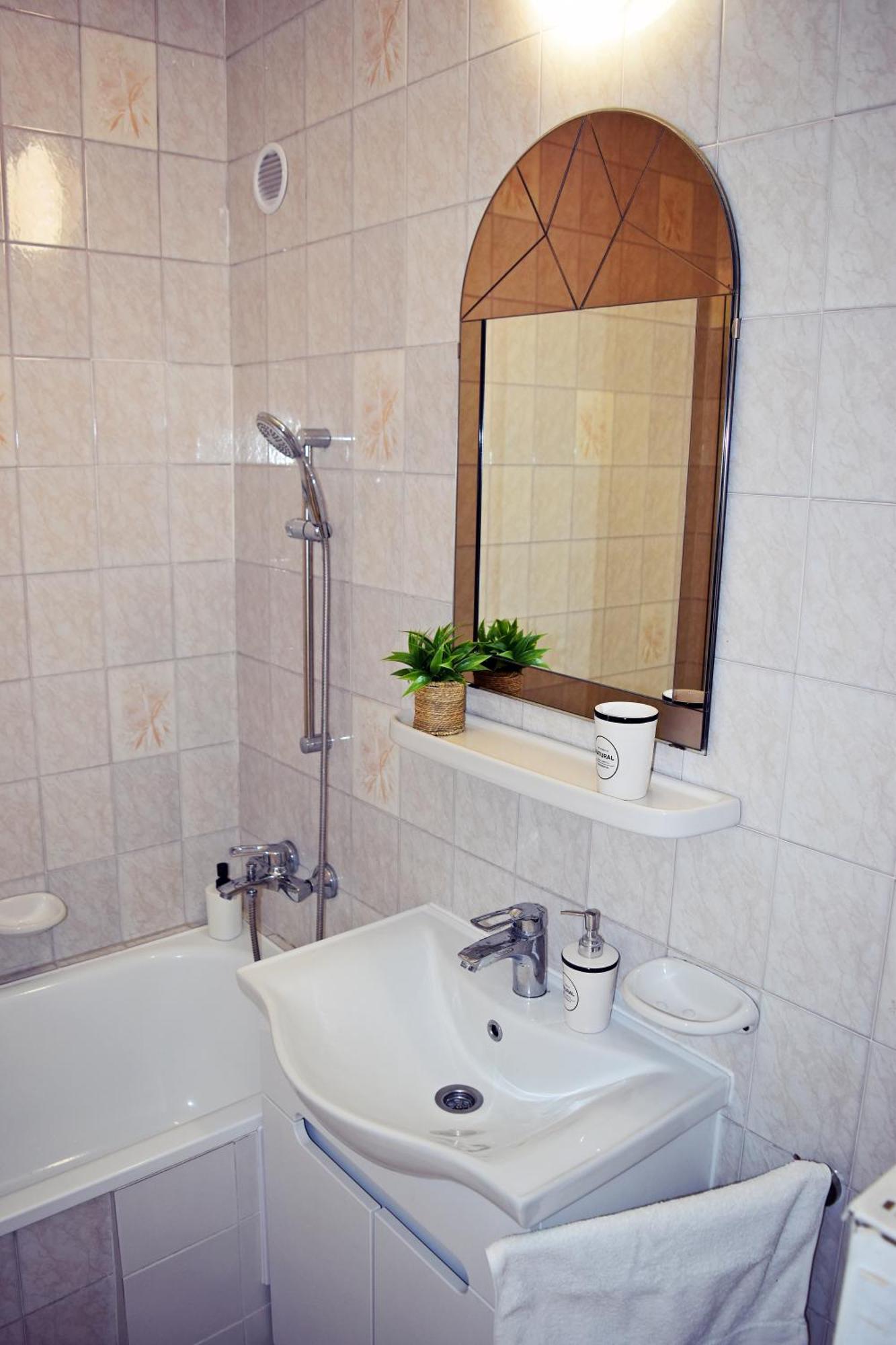Belvarosi Classic Apartman 85 Square Meters Szombathely Exteriör bild